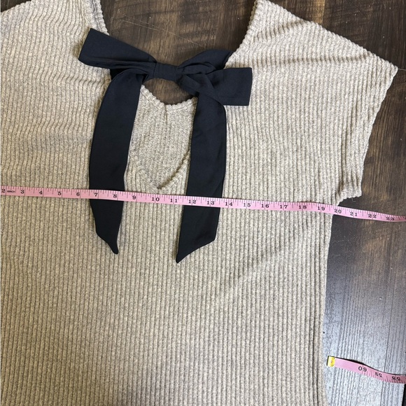 Women's Oatmeal Ribbed Top with Black Bow - Picture 3 of 5